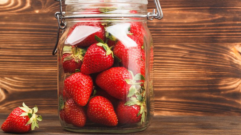 How To Store Strawberries Properly